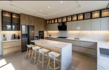 Kıbrıs Girne Karmi Bölgesi Satılık Ultralüx 1 Dönüm İçinde 5 Yatak Odalı Villa
