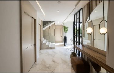 Kıbrıs Girne Karmi Bölgesi Satılık Ultralüx 1 Dönüm İçinde 5 Yatak Odalı Villa