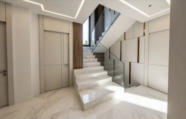 Kıbrıs Girne Karmi Bölgesi Satılık Ultralüx 1 Dönüm İçinde 5 Yatak Odalı Villa