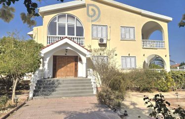 Edremit’de 1269 m² Bahçe Alanına Sahip Tam Müstakil Villa