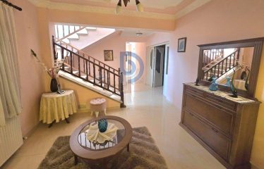 Edremit’de 1269 m² Bahçe Alanına Sahip Tam Müstakil Villa