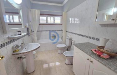 Edremit’de 1269 m² Bahçe Alanına Sahip Tam Müstakil Villa