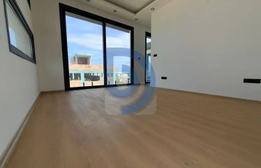 Kıbrıs Girne Çatalköy Bölgesinde Satılık 6+1 Triplex Villa