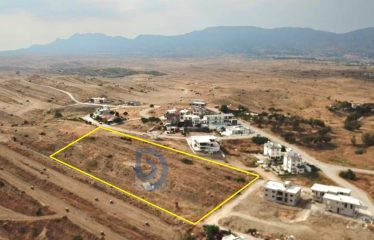 Kıbrıs Lefkoşa Gönyeli’de Önü Kapanmaz Muhteşem Manzaralı Türk Koçan 13.073 m² Arazi