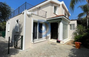 Kıbrıs Girne Çatalköy’de Satılık 2+1 Özel Bahçe Alanlı Villa