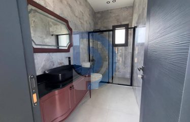 Kıbrıs Girne Çatalköy Bölgesinde Satılık 6+1 Triplex Villa