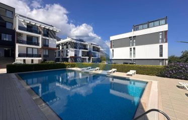 Kıbrıs Girne Lapta Bölgesinde Merkezi Isıtma ve Soğutma Sistemli , Site İçinde Satılık 1+1 Daire