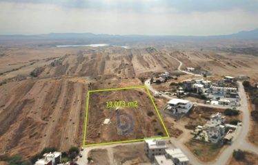 Kıbrıs Lefkoşa Gönyeli’de Önü Kapanmaz Muhteşem Manzaralı Türk Koçan 13.073 m² Arazi