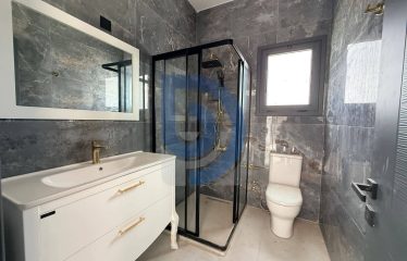 Kıbrıs Girne Çatalköy Bölgesinde Satılık 6+1 Triplex Villa