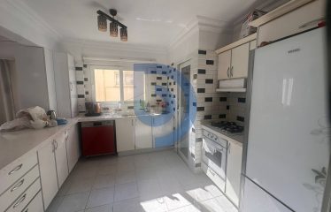 Kıbrısm Girne Merkez’de Satılık 3+1 Daire – Şehir Merkezinde Konforlu Yaşam