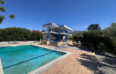 Kıbrıs Ozanköy, Girne’de Satılık 3+2 Villa – Özel Havuzlu ve Geniş Bahçeli