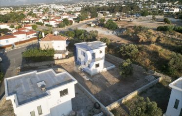 Kıbrıs Girne Çatalköy Satılık 3+1 Sıfır Villalar