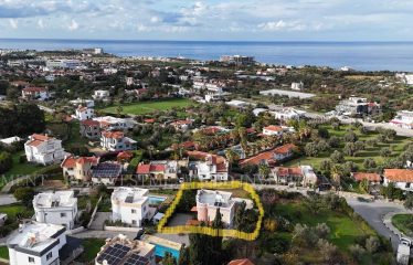 Kıbrıs Girne Çatalköy’de Önü Kapanmaz Geniş Bahçeli Villa