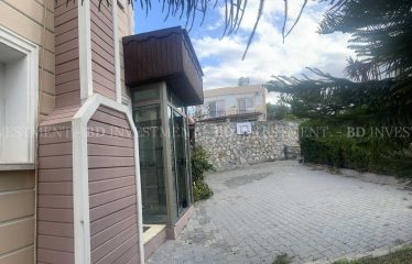 Kıbrıs Girne Çatalköy’de Önü Kapanmaz Geniş Bahçeli Villa