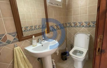 Kıbrıs Girne Merkezde Geniş Eşyalı 3 +1 Satılık Site İçinde Daire