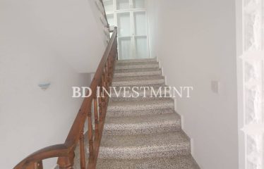 Kıbrıs Girne Karşıyaka 1410 m² Arsaya Sahip , Sahile 300 Metrede 3+1 Villa