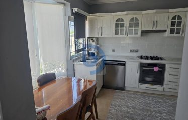 Kıbrıs Girne Merkezde Acil Satılık 3+1 Geniş Penthouse Daire