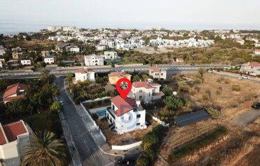 Kıbrıs Girne Edremit’de Geniş Bahçeli Tam Müstakil Villa