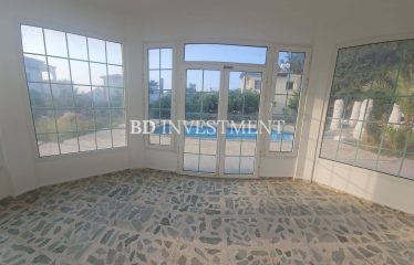 Kıbrıs Girne Karşıyaka 1410 m² Arsaya Sahip , Sahile 300 Metrede 3+1 Villa
