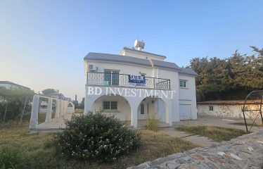 Kıbrıs Girne Karşıyaka 1410 m² Arsaya Sahip , Sahile 300 Metrede 3+1 Villa