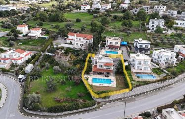 Kıbrıs Girne Çatalköy’de Önü Kapanmaz Geniş Bahçeli Villa