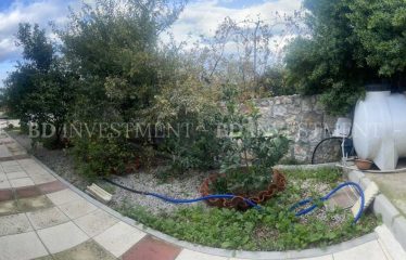 Kıbrıs Girne Çatalköy’de Önü Kapanmaz Geniş Bahçeli Villa