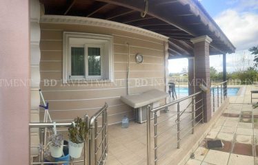 Kıbrıs Girne Çatalköy’de Önü Kapanmaz Geniş Bahçeli Villa