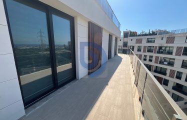 Girne Merkez’de Prestijli Site İçerisinde Lüks 4+2 Penthouse