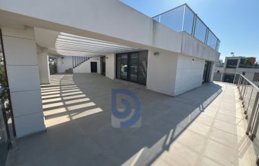 Girne Merkez’de Prestijli Site İçerisinde Lüks 4+2 Penthouse
