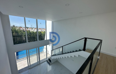 Doğanköy’de Deniz ve Şehir Manzaralı Lüks Loft 3+1 Daire