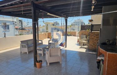 Kıbrıs Girne Merkezde Acil Satılık 3+1 Geniş Penthouse Daire