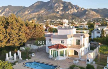 Kıbrıs Girne Karşıyaka 1410 m² Arsaya Sahip , Sahile 300 Metrede 3+1 Villa