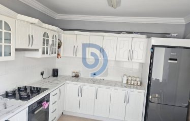 Kıbrıs Girne Merkezde Acil Satılık 3+1 Geniş Penthouse Daire