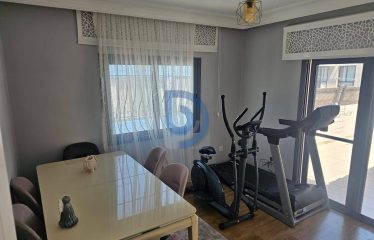 Kıbrıs Girne Merkezde Acil Satılık 3+1 Geniş Penthouse Daire