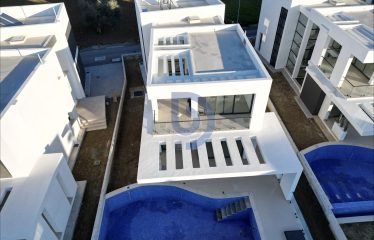 Kıbrıs Girne Çatalköy Satılık 3+2 Lüx Müstakil Villa