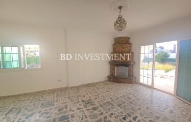 Kıbrıs Girne Karşıyaka 1410 m² Arsaya Sahip , Sahile 300 Metrede 3+1 Villa