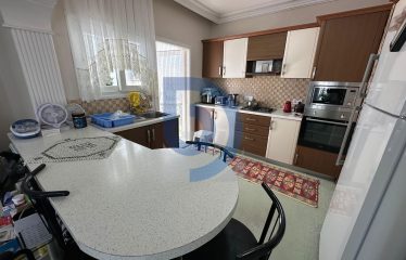 Girne Merkez’de Lavaş Restoran Arkasında 3+1 Geniş Daire