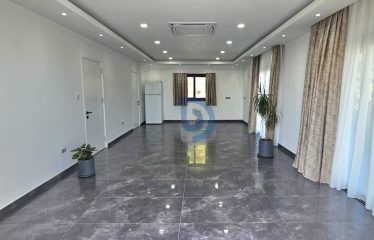Kıbrıs Girne Karşıyaka’da Denize 160 Metre Mesafede Önü Kapanmaz 4+1 Lüks Villa