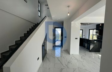 Girne Ozanköy’de Özel Havuzlu Lüks Villa | Prestijli Lokasyon | Yatırım ve Aile Yaşamı İçin Satılık Fırsat Villa