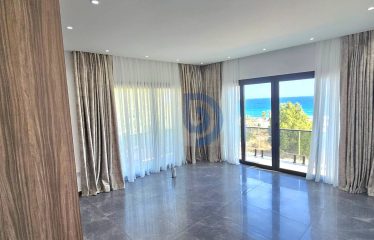 Kıbrıs Girne Karşıyaka’da Denize 160 Metre Mesafede Önü Kapanmaz 4+1 Lüks Villa