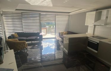 Girne Merkez’de Site İçerisinde Havuzlu, 160 m² 3+1 Daire