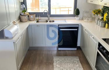 Girne Merkez’de Panoramik Deniz & Dağ Manzaralı | 8. Kat 180 m² 3+1