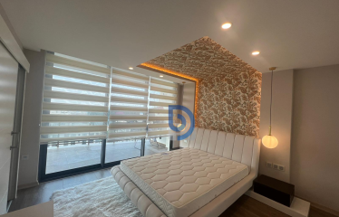 Girne Merkez’de Eşsiz Manzara ve Prestijli Yaşam Satılık 3+1 Daire