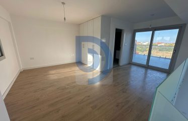 Girne Alsancak Camelot Plajı Yolunda | Deniz & Dağ Manzaralı 2+1 Loft | Geniş Teraslı Lüks Yaşam!