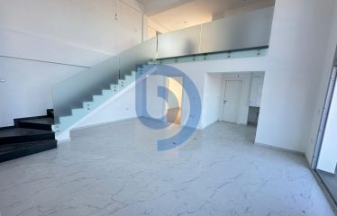 Girne Alsancak Camelot Plajı Yolunda | Deniz & Dağ Manzaralı 2+1 Loft | Geniş Teraslı Lüks Yaşam!