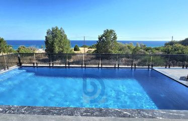 Kıbrıs Girne Karşıyaka’da Denize 160 Metre Mesafede Önü Kapanmaz 4+1 Lüks Villa