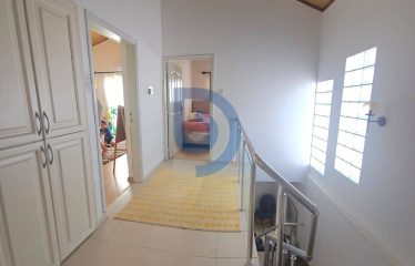 Kıbrıs Lefkoşa Yenikent’de 4+2 İkiz Villa