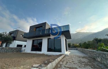 Kıbrıs Girne Lapta Bölgesinde -Satılık Sıfır 3+1 Taşınmaya Hazır Lüks Villa