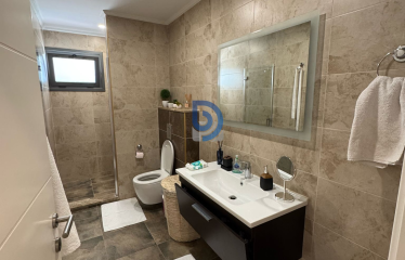 Girne Merkezde 3+1 Lüx Site İçerisinde Satılık Daire