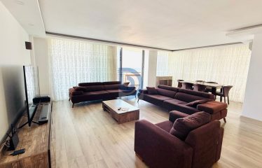 Girne Merkez’de Nadir Bulunan 240 m² Genişlik | Girne’ye Hakim Panoramik Manzara 3+1 Satılık Lüx Penthause